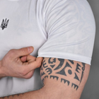 Чоловіча потовідвідна Футболка з вишивкою Герб України біла розмір S - зображення 6