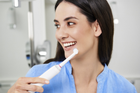 Насадки для електричної зубної щітки Oral-B Pro Sensitive Clean, 4 шт білі (8006540847961) - зображення 6