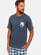 Piżama (T-shirt + spodenki) męska Doctor Nap PMB.4416 S Niebieska (5901592701175) - obraz 4