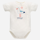 Дитяче боді-футболка для новонароджених хлопчиків Pinokio Sailor 56 см Екрю (5901033302985) - зображення 1