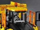 Zestaw klocków Lego Technic Wozidło przegubowe Volvo 6x6 2193 elementów (42114) - obraz 12