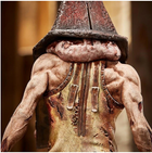Фігурка Numskull Silent Hill Red Pyramid Thing 20 см (5056280449836) - зображення 2