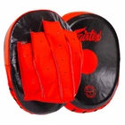 Лапа изогнутая для бокса и единоборств кожаная Fairtex 9483 2шт в комплекте Black-Red