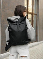 Жіночий міський рюкзак RollTop з поліестеру для ноутбука 12.5–17 дюймів з регульованим об'ємом та кишенями, чорний 60602