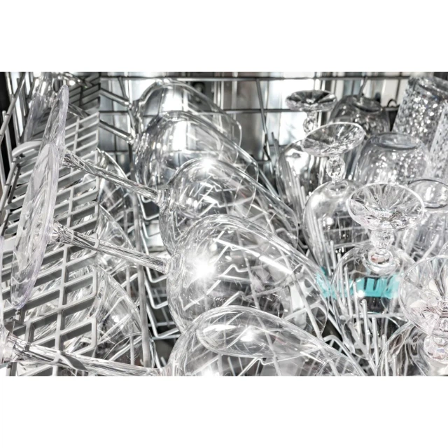 GlassProgramme. Дбайливе очищення навіть кришталевих виробів.